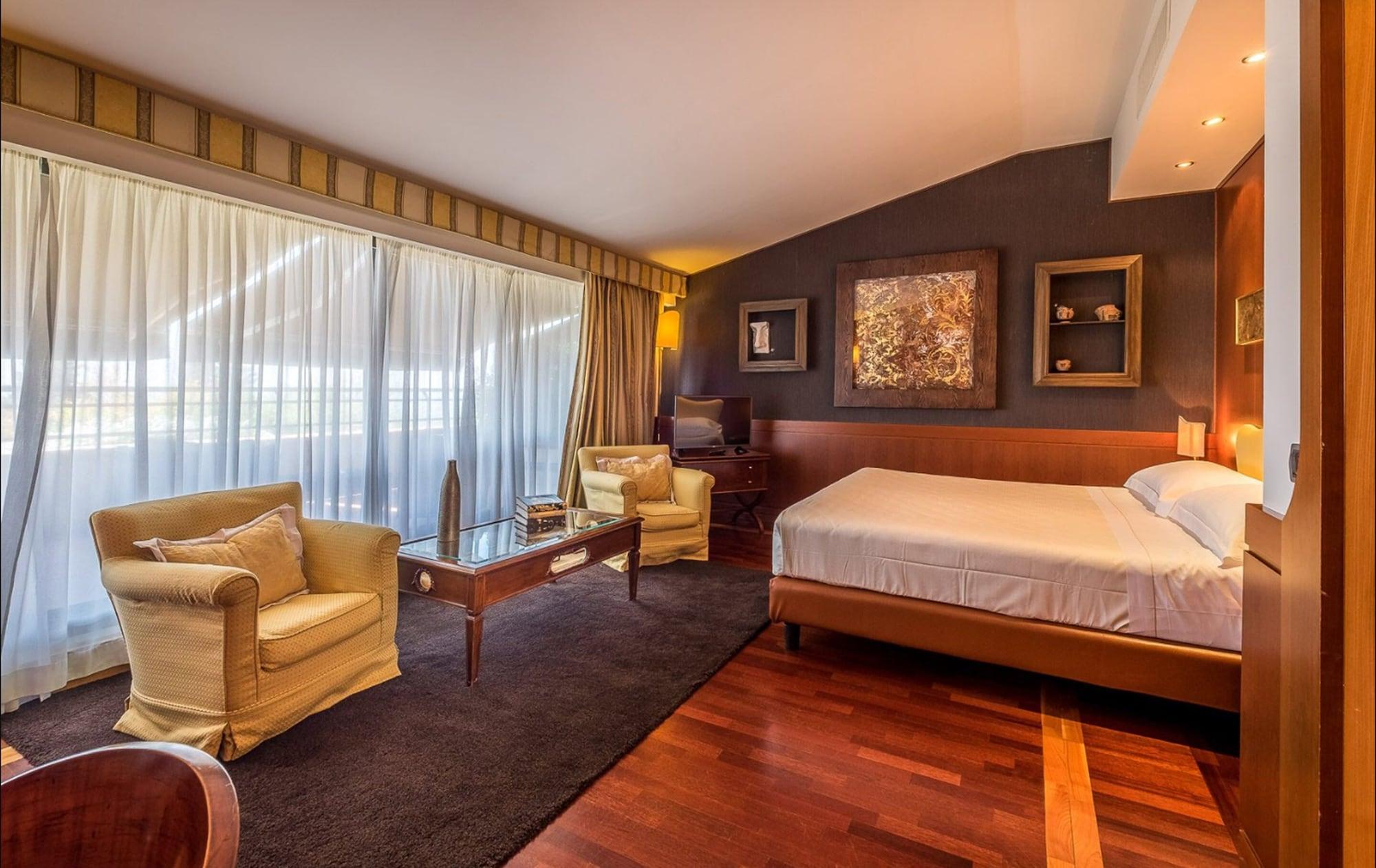 Bv Grand Hotel Ассизи Экстерьер фото
